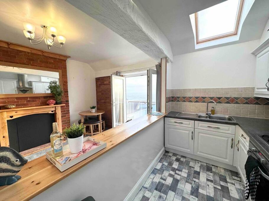 Coastline Retreats - Stunning Sea View Apartment, Netflix Bournemouth Eksteriør bilde