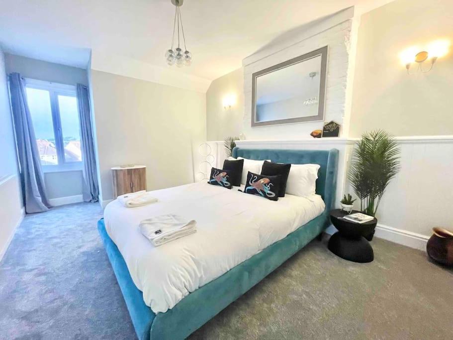 Coastline Retreats - Stunning Sea View Apartment, Netflix Bournemouth Eksteriør bilde