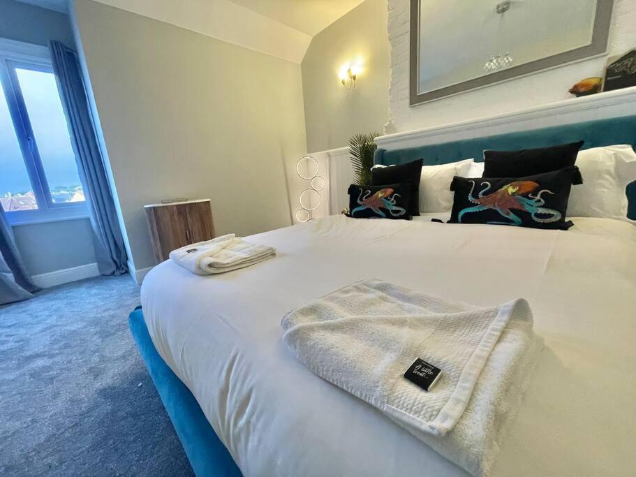 Coastline Retreats - Stunning Sea View Apartment, Netflix Bournemouth Eksteriør bilde